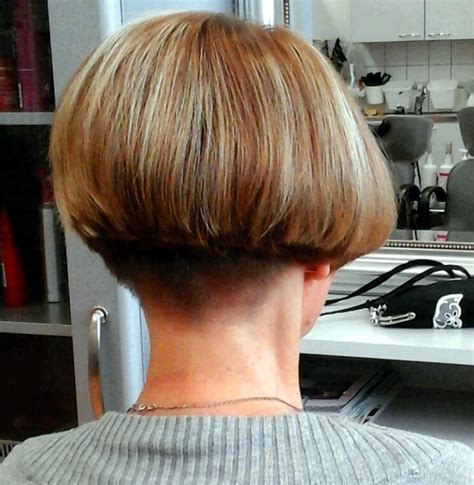 Back of short buzzed nape bob haircut (page 1) high nape line angled bob cut buzzed very tight at the nape inverted bob style with clipper cut nape All sizes | Bob from the back | Flickr - Photo Sharing ...
