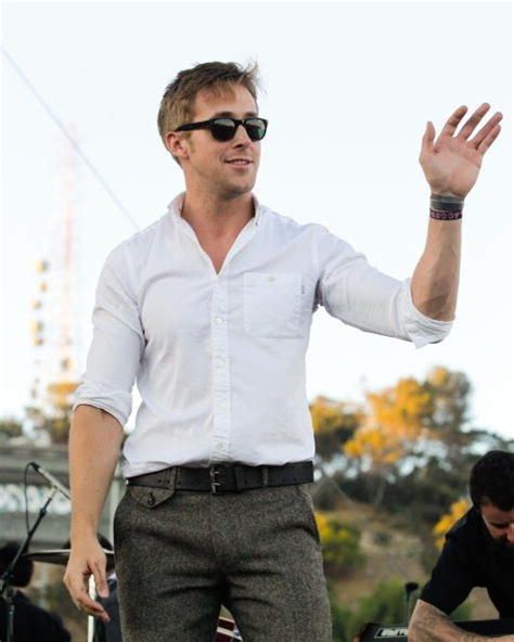 7 Things You Can Knit With Ryan Gosling Ryan Gosling Style Mens Fashion Casual Mens Outfits