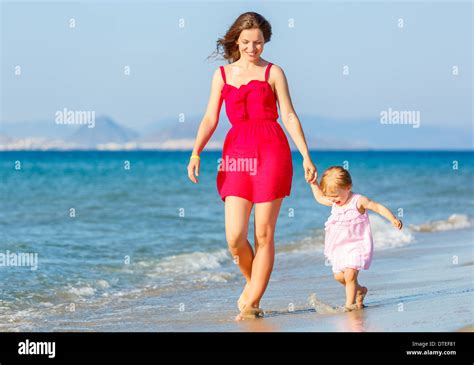 Emociones Madre Fotos E Imágenes De Stock Alamy