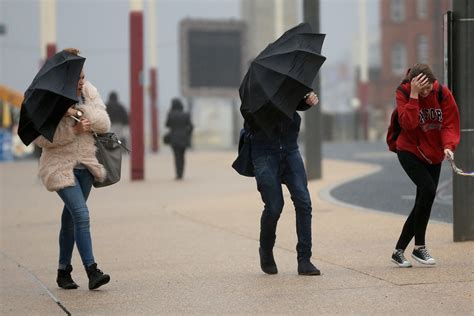 Hurricane Gonzalo Flights Cancelled And Travel Chaos