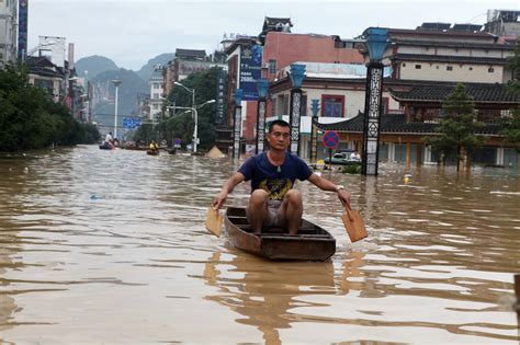 Heavy Rain Flooding In South China Kills 5 Thousands Stranded
