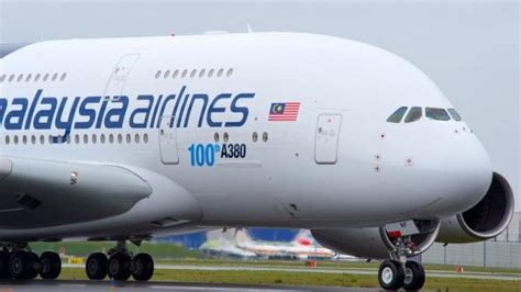 The limit of cabin luggage for economy passengers is 7 kg while the business class is allowed two pieces of cabin luggage of 14. Malaysia Airlines suspends checked baggage to Europe ...