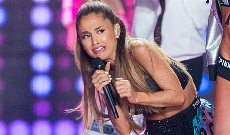 Ariana Grande S Most Painfully Awkward Moments Of 2014 Aol Features