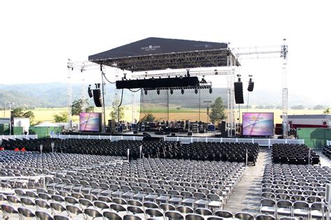 outdoor concert stage design - Google 검색 | Concert stage design, Stage set design, Stage design