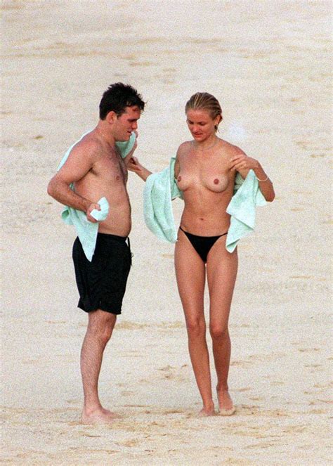 Naked Cameron Diaz In Beach Babes