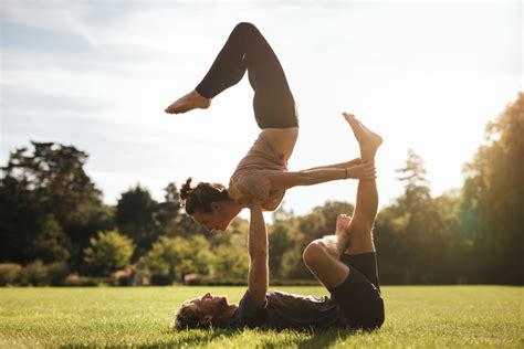 Acro Yoga Perfektes Training Zu Zweit Brigittede