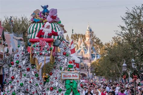 Disneyland En Navidad Se Llena De Magia National Geographic En Español