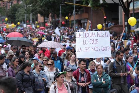 pandemia economía y protestas sociales ¿qué le espera a colombia razón pública