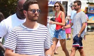 Nadal, que apunta a la gira de tierra, encabeza una lista de renuncias al us open en la que también están figuras como monfils, fognini. Scott Disick is casual as he steps out with mystery girl ...