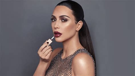 Kim Kardashian Launching Kkw Beauty Glitz And Glam Holiday Collection