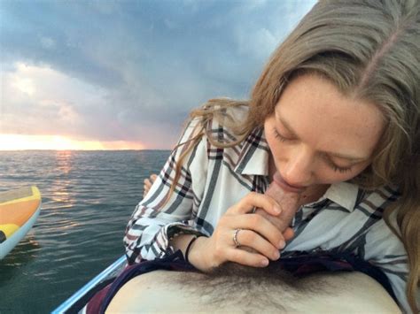 A Atriz Amanda Seyfried Caiu Na Net Em Fotos Amadoras Pagando Um