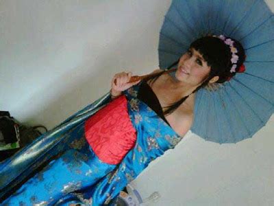Profil Lengkap Momo Geisha Foto