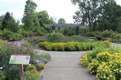 Here Are The Most Beautiful Gardens Youll See In Michigan