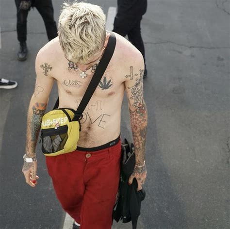 Pin By Livi On Lil Peep In 2020 With Images Lil Peep Beamerboy