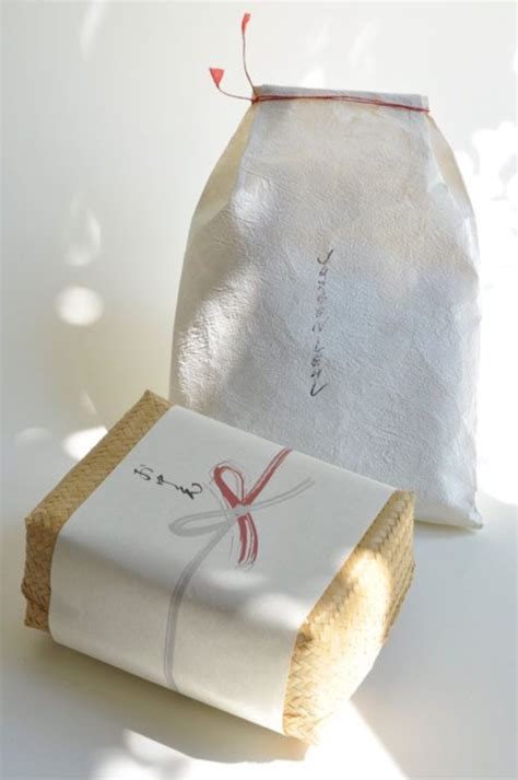 Ready to wrap a million presents in a couple of hours? 40 Lovely Japanese Gift Wrapping ideas