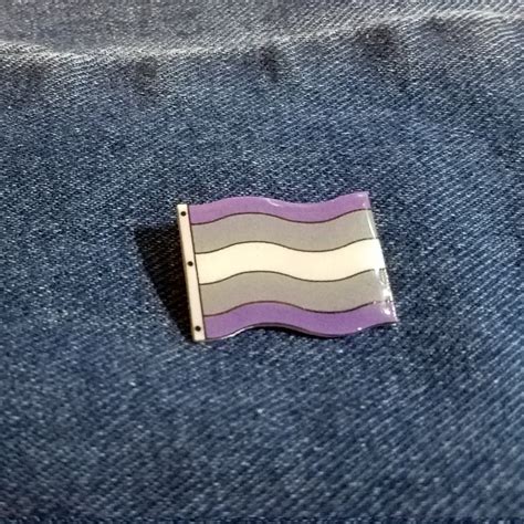 Graysexual Pride Pin Lgbt Pin Gray T Pride Pin Rainbow Etsy