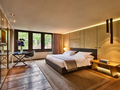 Deluxe Guest Room In Amsterdam Conservatorium Hotel