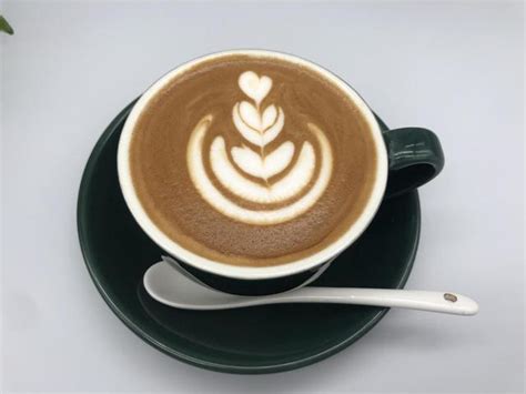 咖啡拉花技巧分享 如何做出好看咖啡拉花 咖啡奥秘