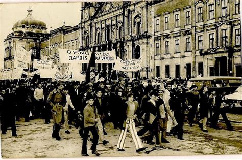 Entenda a revolução dos cravos de 1974, em portugal, para o enem e demais vestibulares. ACADEMIA VIRTUAL DE HISTÓRIA: Revolução dos Cravos.