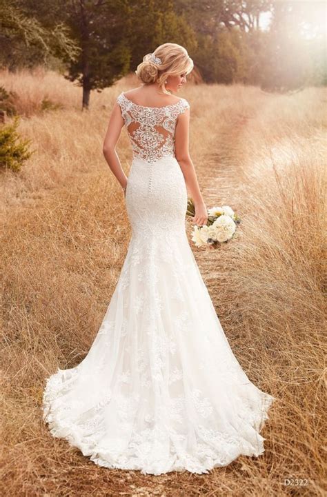 Your Guide To The Perfect Beach Wedding Dress Trendy Wedding Ideas Blog