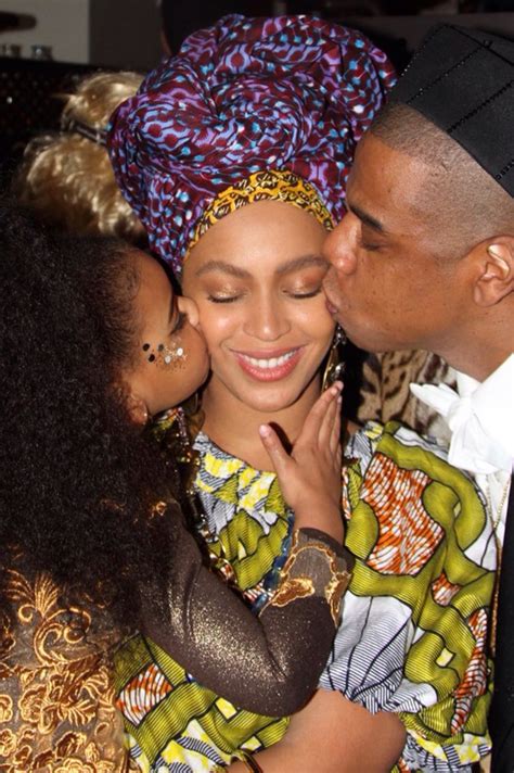 Beyoncé Blue Ivy And Jay Z In Nyc Dressed In “coming To America” Themed Costumes For Halloween