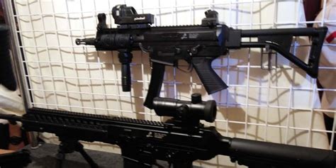 Pindad Luncurkan 4 Senjata Baru Dari Ss3 Sampai Pistol C52 Premium