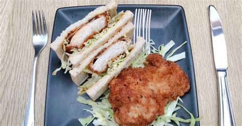 Heat a wok and pour in 1 tbsp oil. Japanese Chicken katsu sandwich Recipe by Jennifer Su - Cookpad