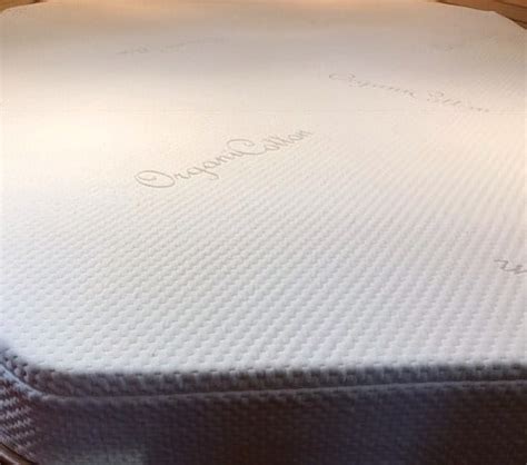 The latex used in saatva's mattress topper is ventilated and. Latex Mattress Topper, Organic Latex Mattress Topper by ...