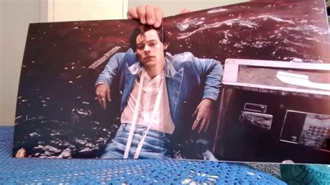 The ten track album features the lead single quot i just got my hs1 vinyl and its amazing. harry styles - white vinyl unboxing - YouTube