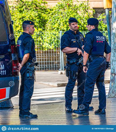 Policia In Barcelona Editorial Image Image Of Municipal 166707420