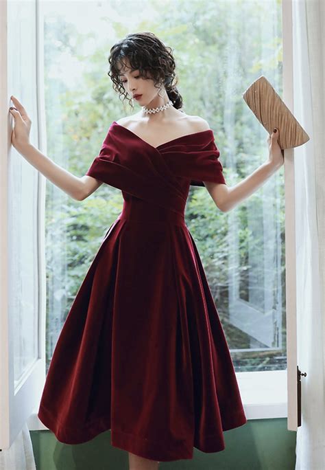 Beautiful Wine Red Velvet Tea Length Party Dress Burgundy Prom Dresses