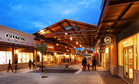 Premium Outlets Montreal - Petroff