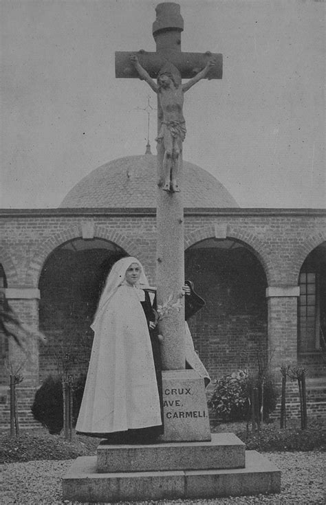 Therese Standing By Crucifix Th R Se Of Lisieux St Therese Of