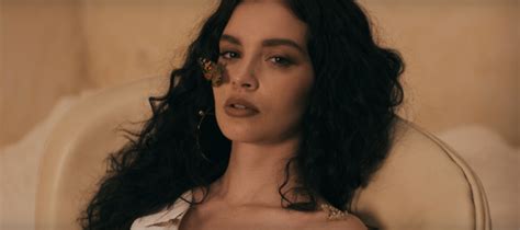 Sabrina Claudio Seduces In Charming Debut About Time The Caravan