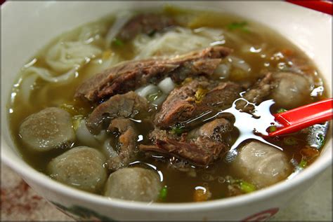 Judging from our visit, lai foong beef noodles 丽丰牛肉面 is popular not only among locals, but also tourists by now. The Ultimate Guide To The Best Beef Noodles In Malaysia