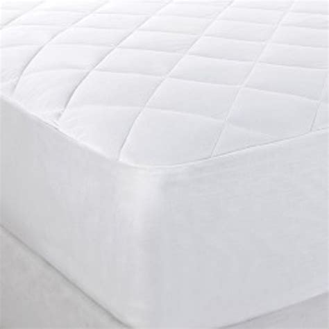 Firstly, it works on protecting your mattress underneath as you sleep. Custom Hotel Coolmax Mattress Protector | Bed Guru
