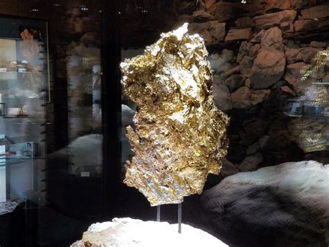 Ironstone Vineyards Home To 44 Pound 4 Million Gold Nugget