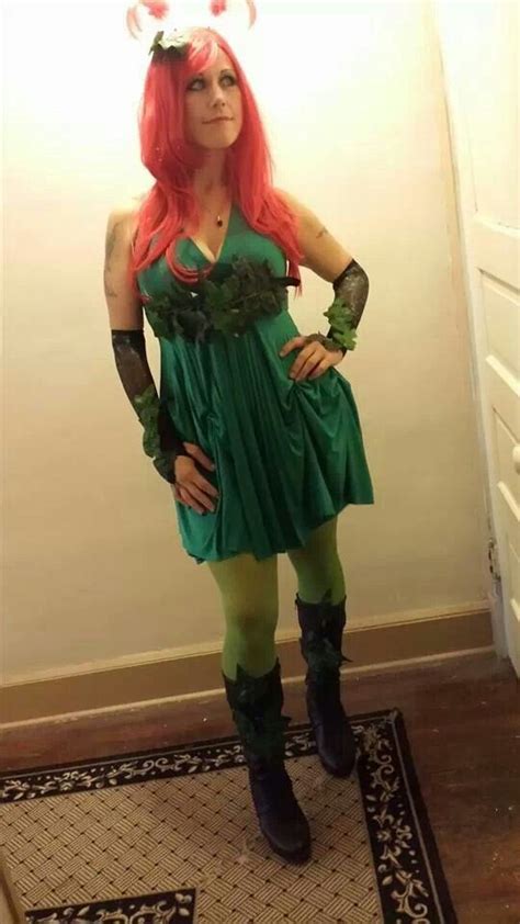 Halloween is one of our absolute favorite times of the year. Homemade poison ivy costume | Halloween Howlers | Pinterest