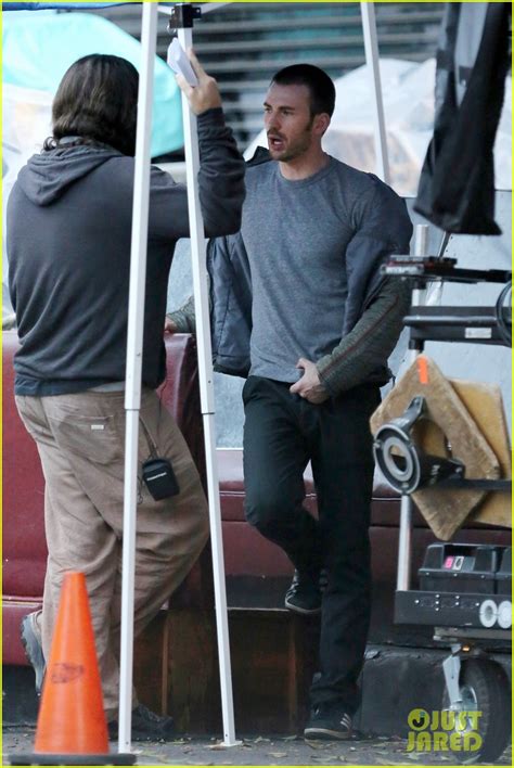 Chris Evans A Many Splintered Thing Set Hang Out Photo Chris Evans Photos Just