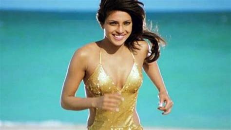 Priyanka Chopra Makes A One Second Appearance In The Baywatch Teaser
