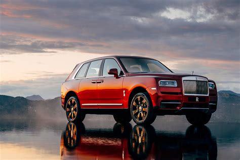 New Rolls Royce Cullinan Revealed Aimed Over And Above Bentleys