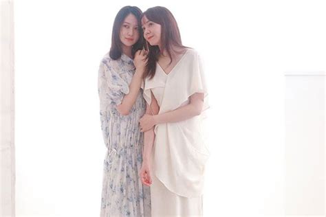 Love in a marriage of lies , 詐欺結婚・恋愛中. トリンドル玲奈＆瑠奈、姉妹2Sが話題沸騰「なんだ…この可愛い ...
