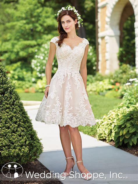 11 Wedding Dresses For The Daring Bride Wedding Shoppe