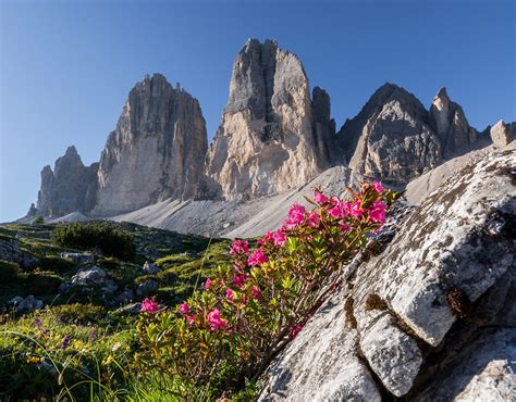 Milky Ways Setting Behind The Tre Cime Di Lavaredo 8k