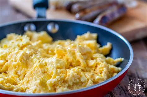 The Best Cheesy Scrambled Eggs Catz In The Kitchen