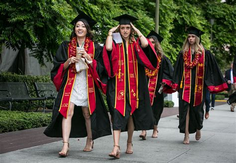 136th Usc Commencement Ceremony Grads Arrive At The 136th Flickr