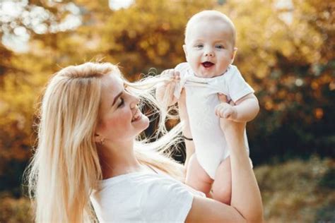 درمانی فوری عرق سوز شدن گردن نوزاد در خانه