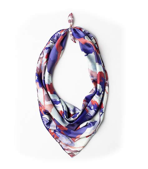 15 Ideas For How To Tie A Scarf This Fall Who What Wear