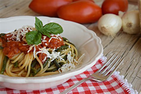 Se spezzati, devono rompersi di netto e fare un rumore secco. Pasta e fagiolini con cacioricotta | una Manu in cucina