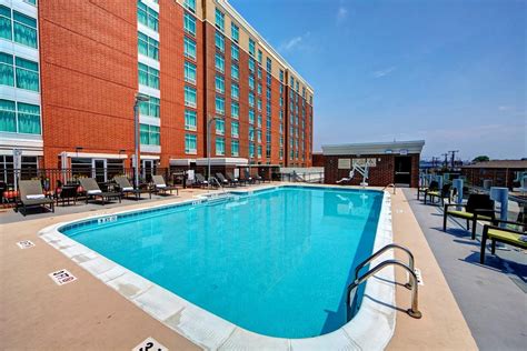 Hilton Garden Inn Nashville Downtown Convention Center Pool Pictures And Reviews Tripadvisor